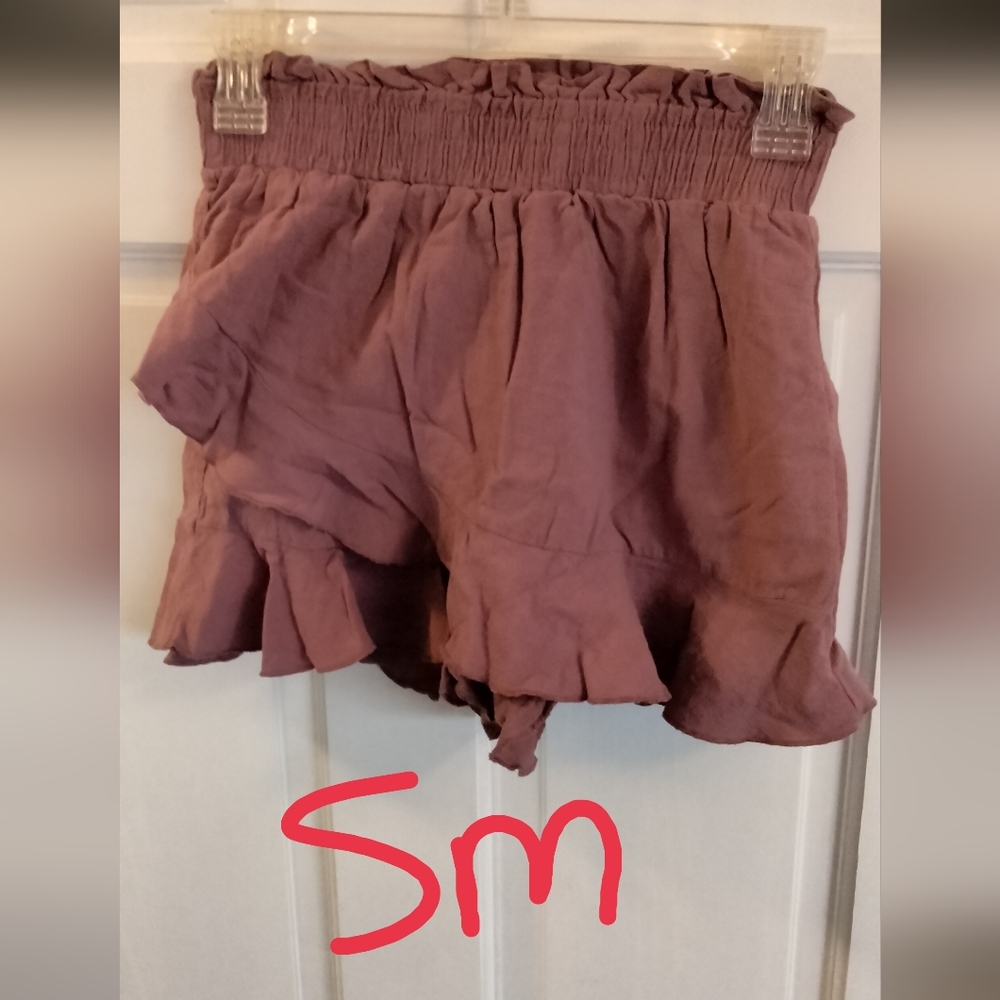 Women's Ruffled Skorts in Mauve